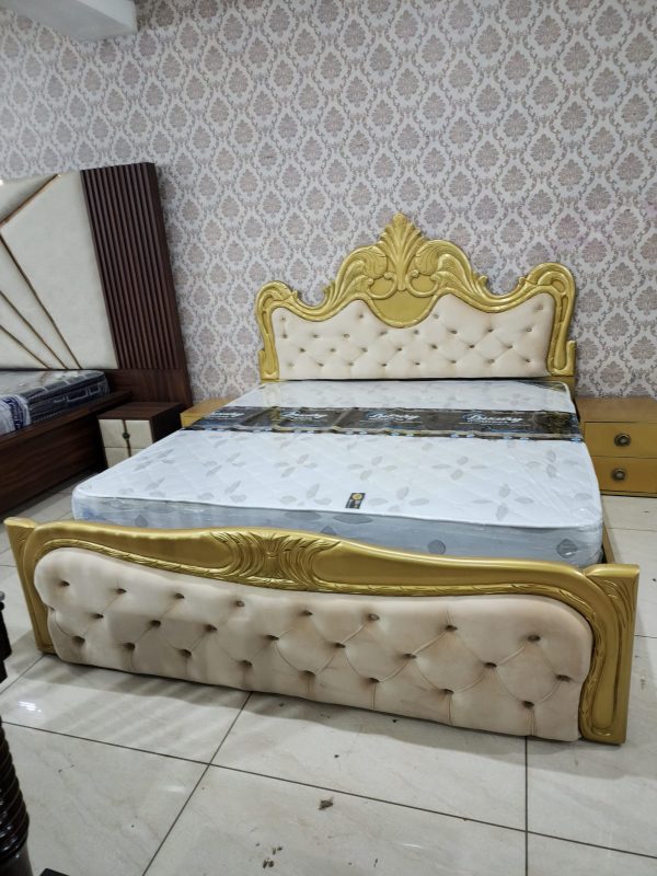 Gold & White #023